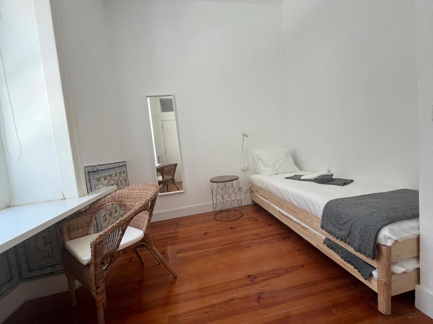 Pensao Neves Bed & Breakfast Lisbon Exterior photo