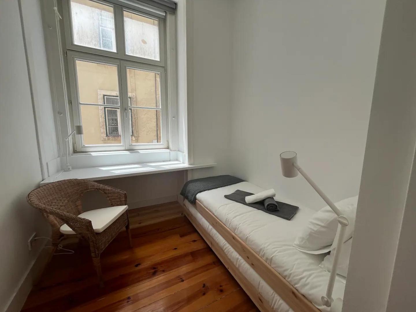 Pensao Neves Bed & Breakfast Lisbon Exterior photo