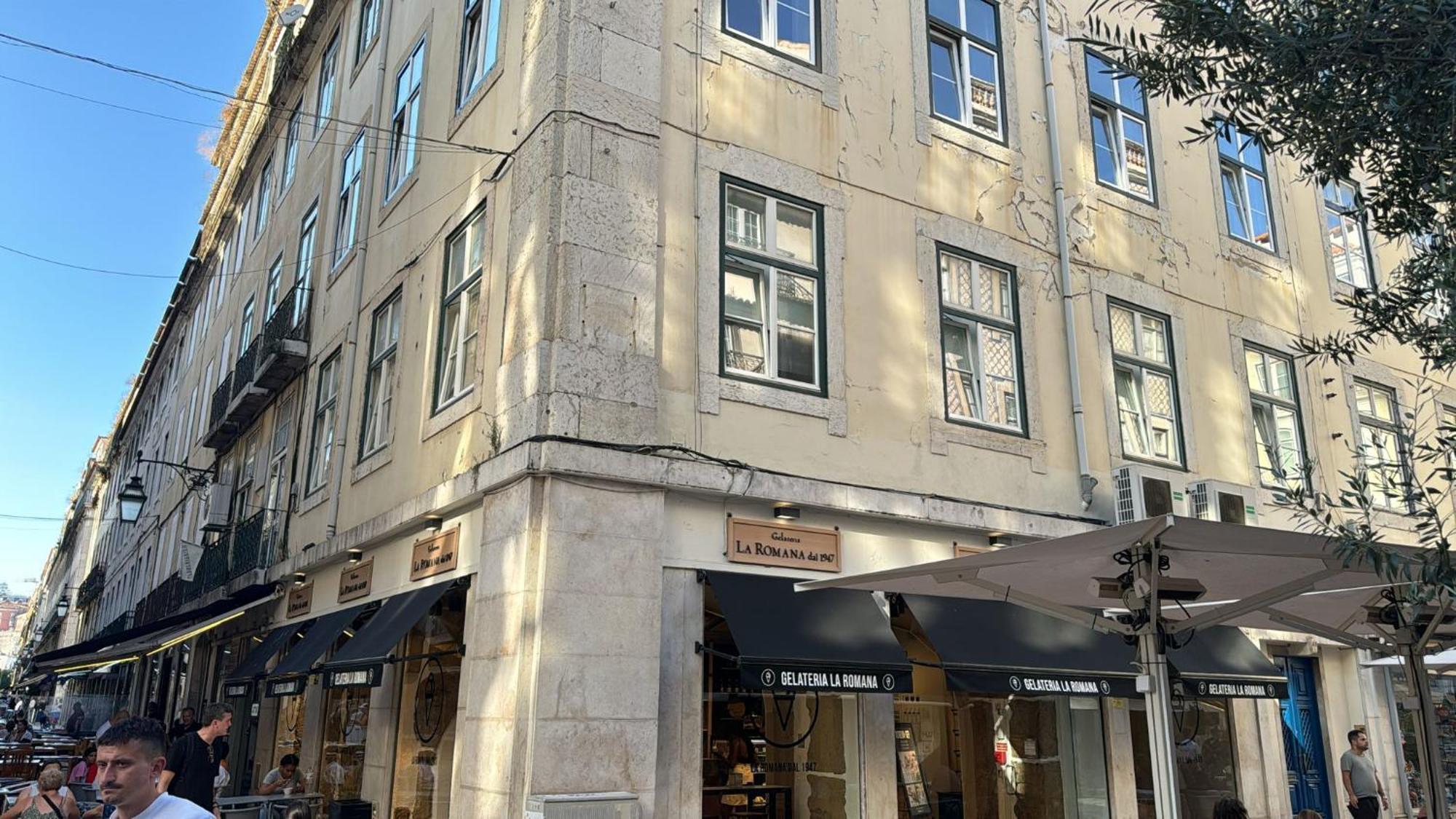 Pensao Neves Bed & Breakfast Lisbon Exterior photo
